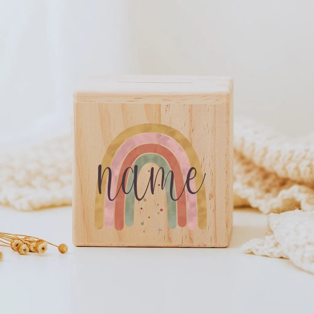 tirelire personnalisée pour fille en bois arc en ciel